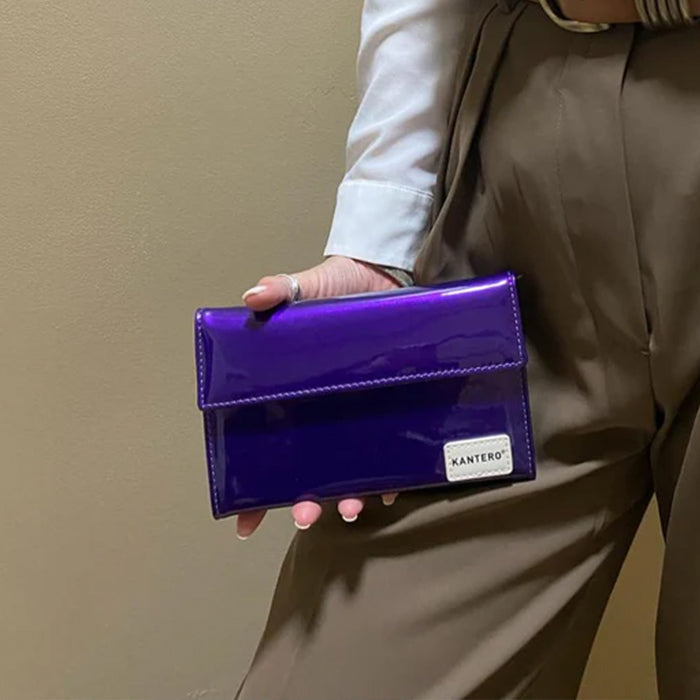 פאוץ' לנסיעות - תיק קטן, קליל ונוח, שעושה את העבודה