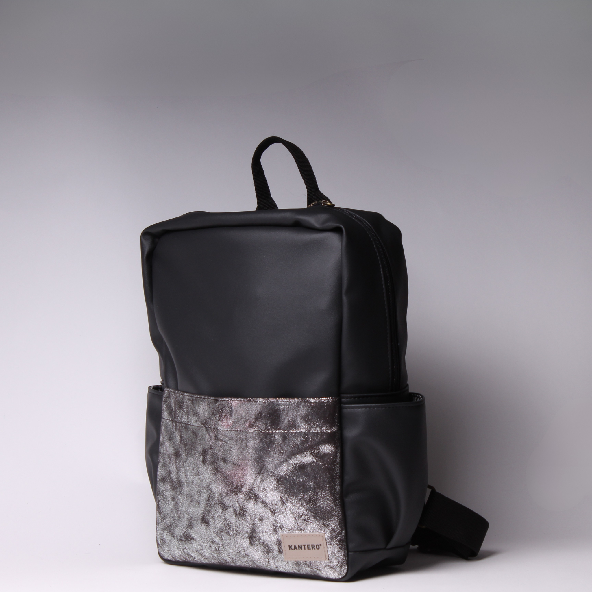 תיק גב וייז כסוף משופשף ושחור