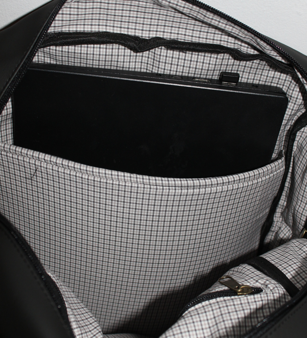 תיק גב וייז הדפס תנין שחור ושחור