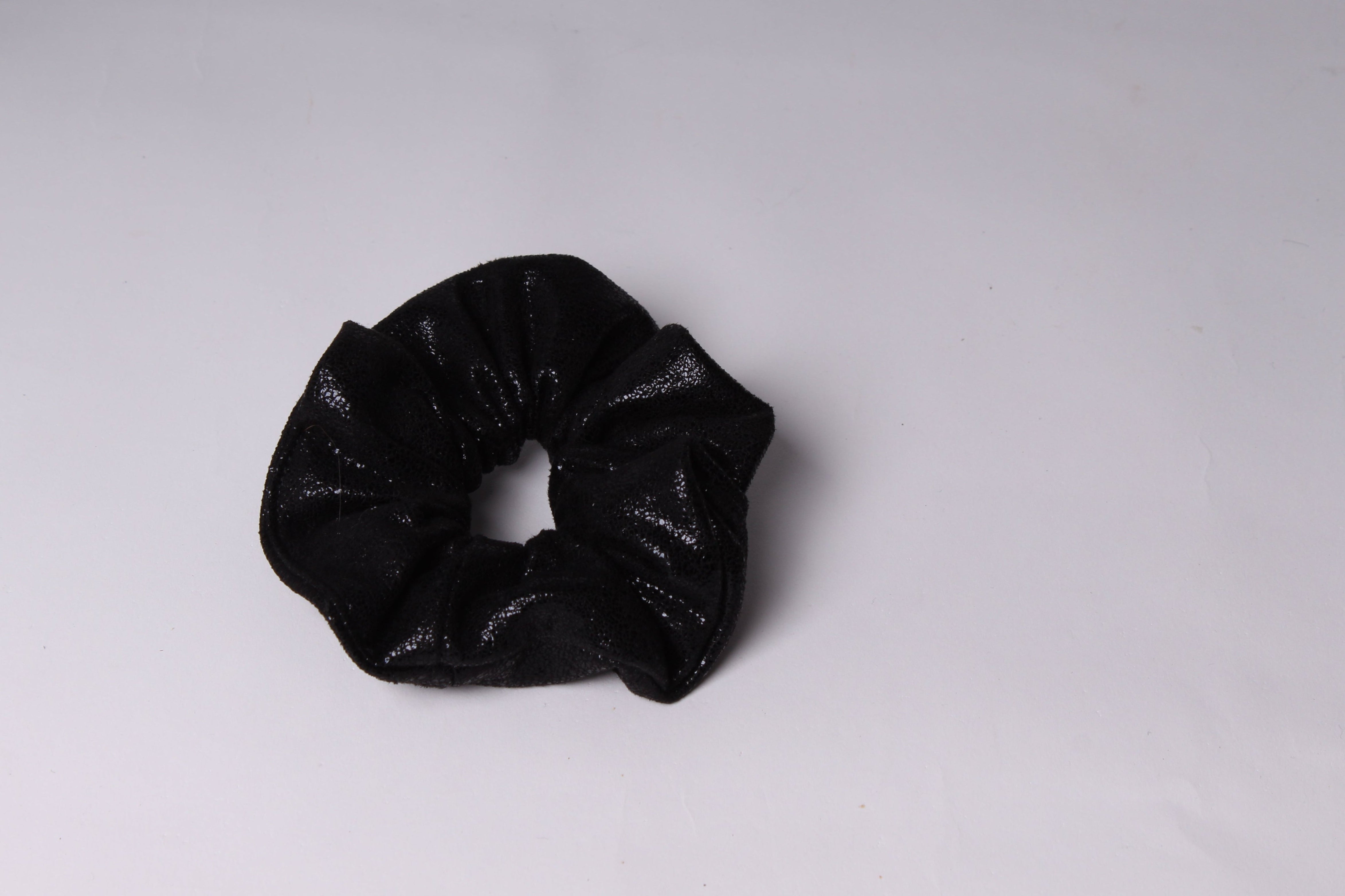 סקראנצ'י שחור נצנצים