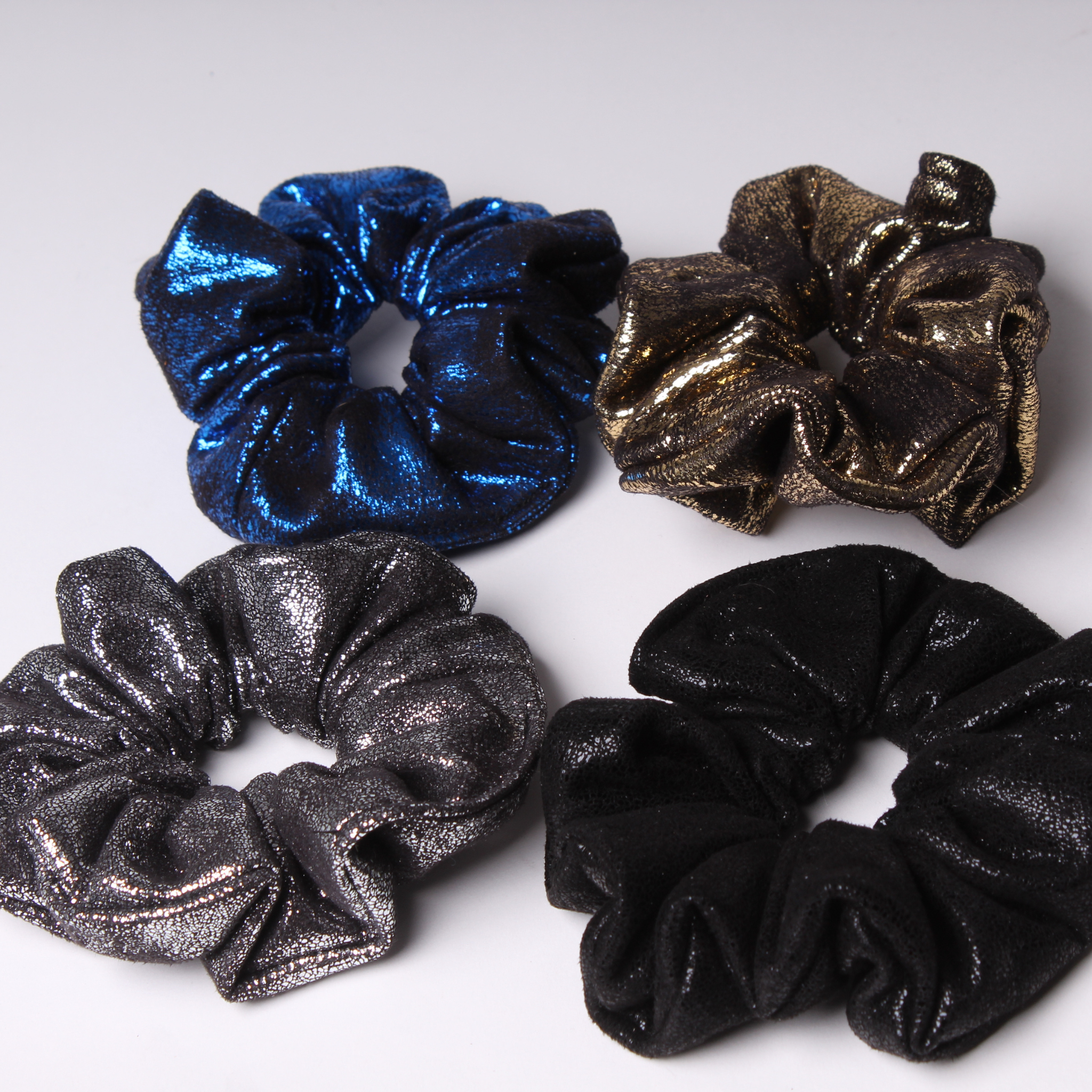 סקראנצ'י כחול משופשף