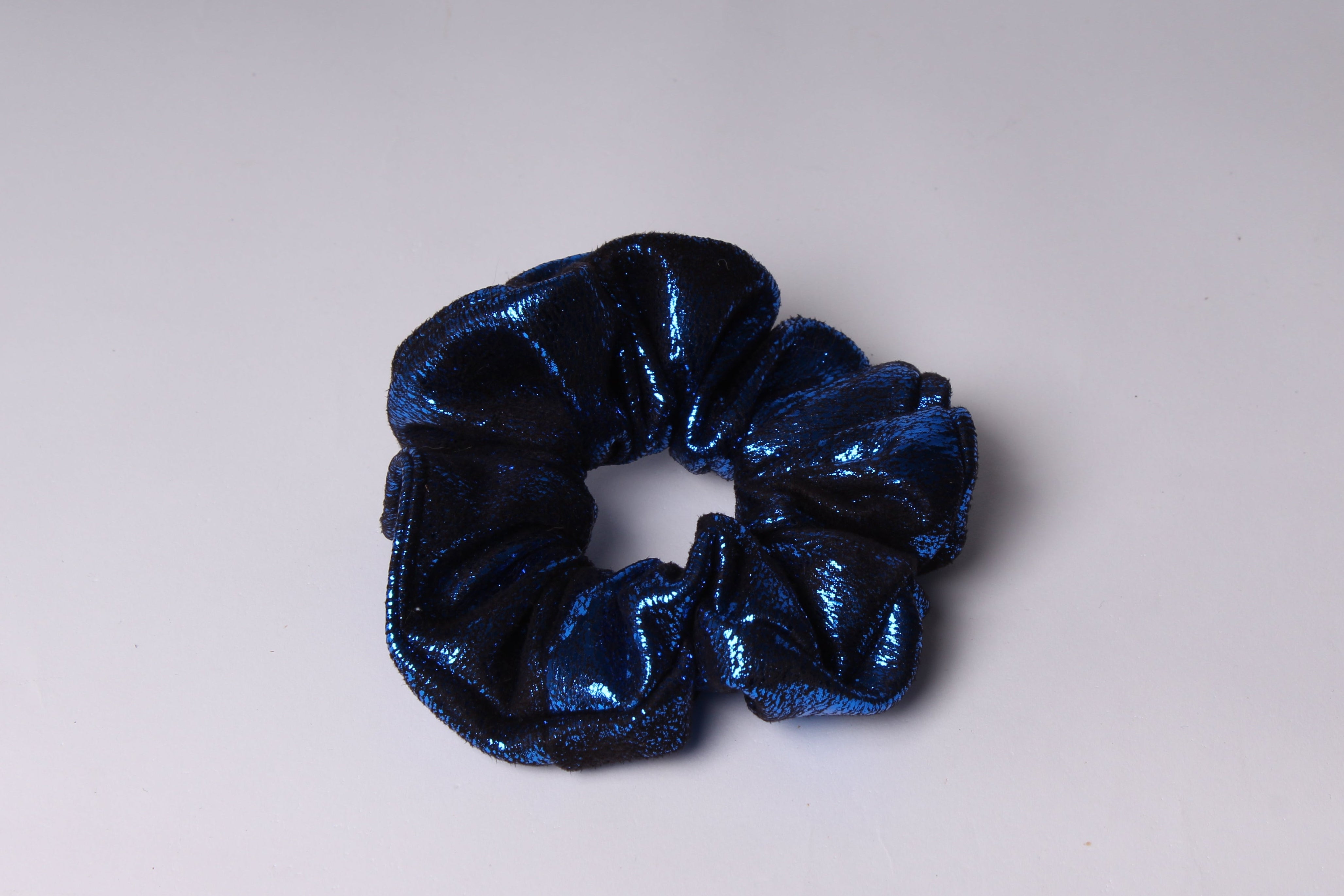 סקראנצ'י כחול משופשף