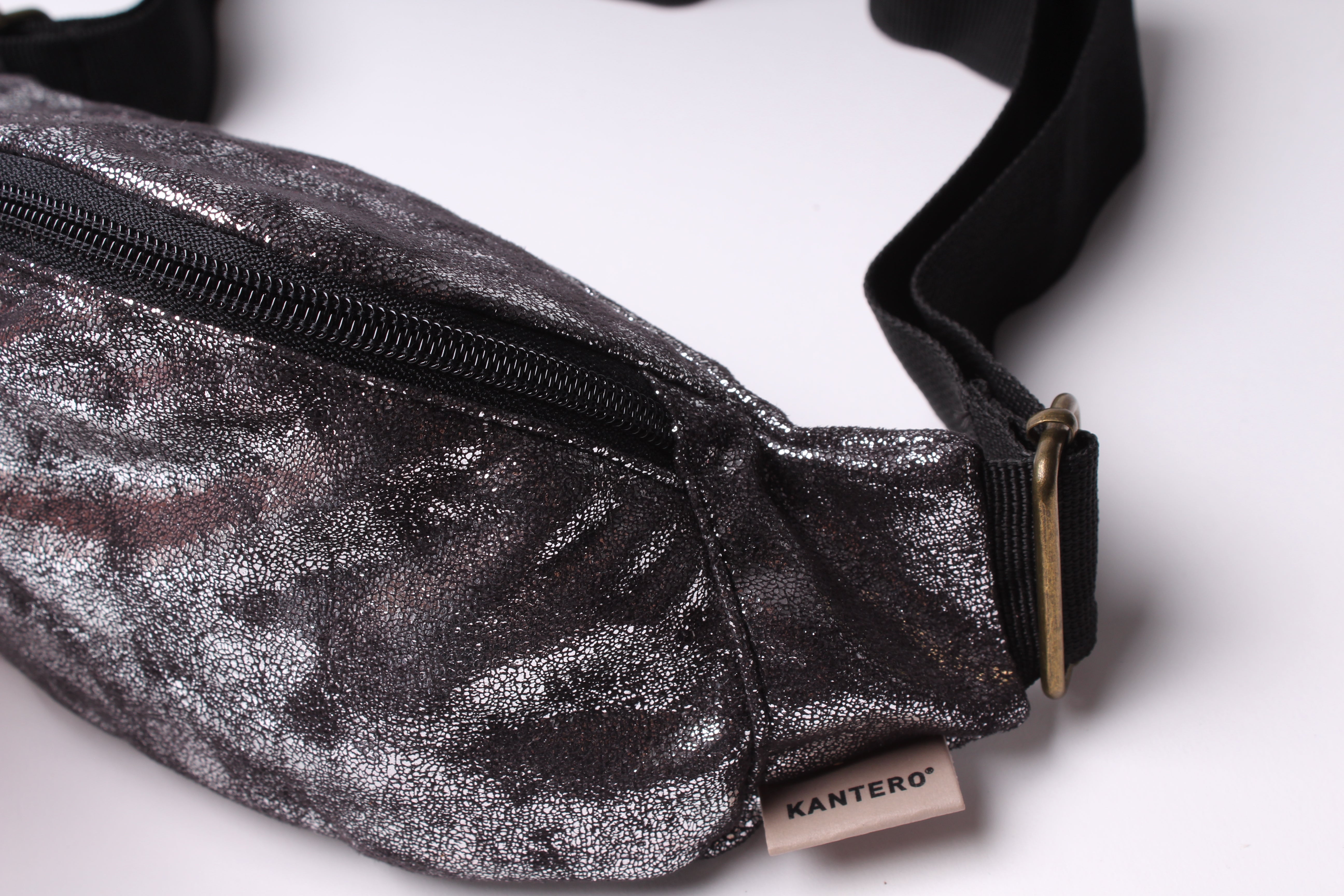 פאוץ' קלאסי כסוף משופשף