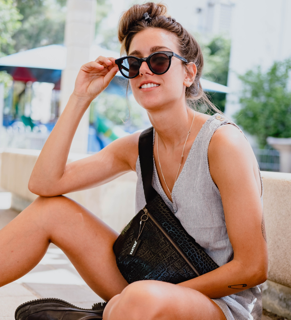 פאוץ מרובע תנין שחור