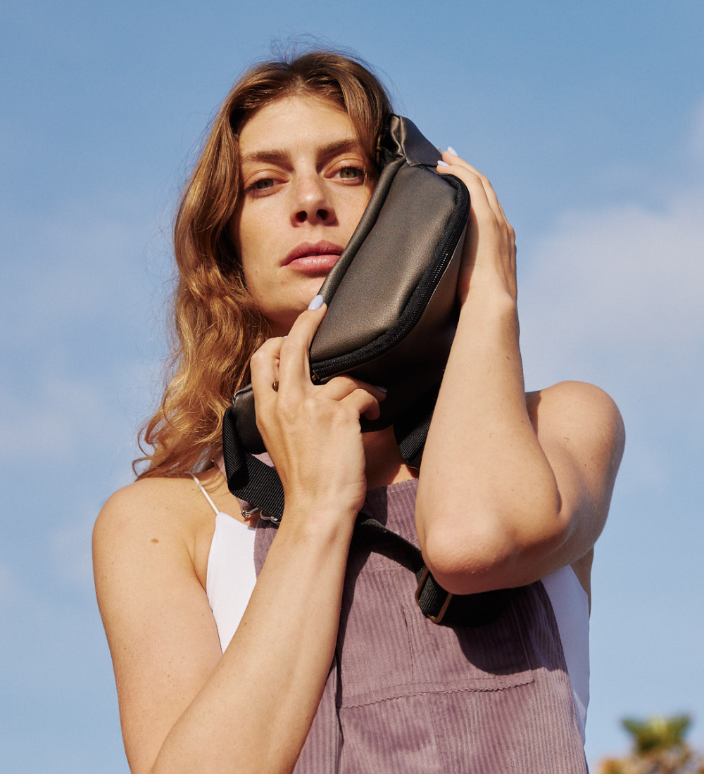 פאוץ׳ קלאסי זהב כהה