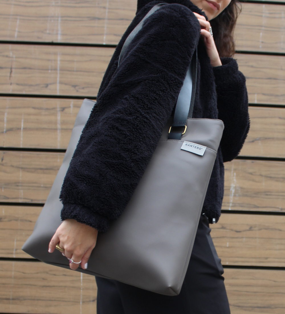 תיק כתף חום בהיר