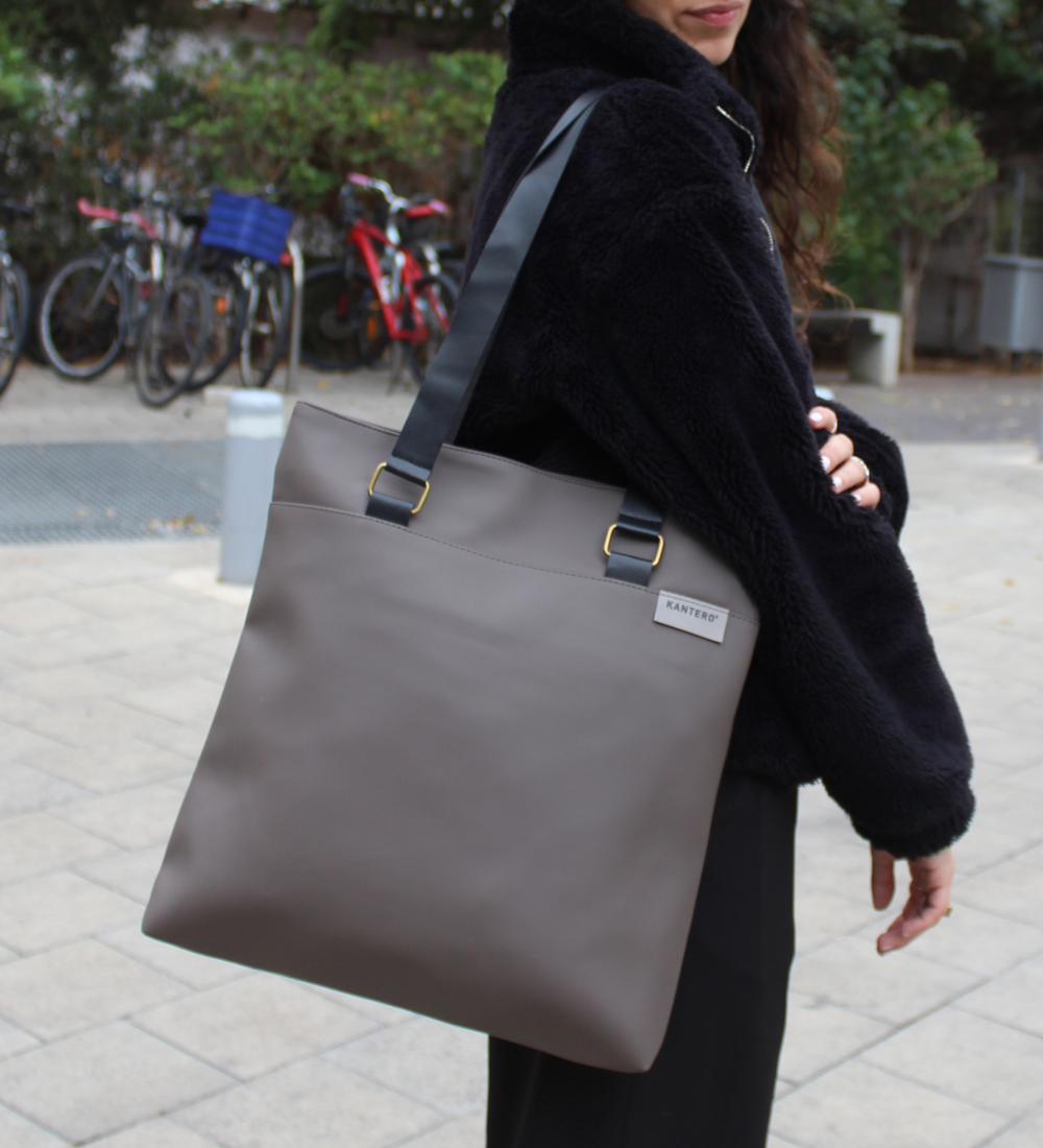 תיק כתף חום בהיר