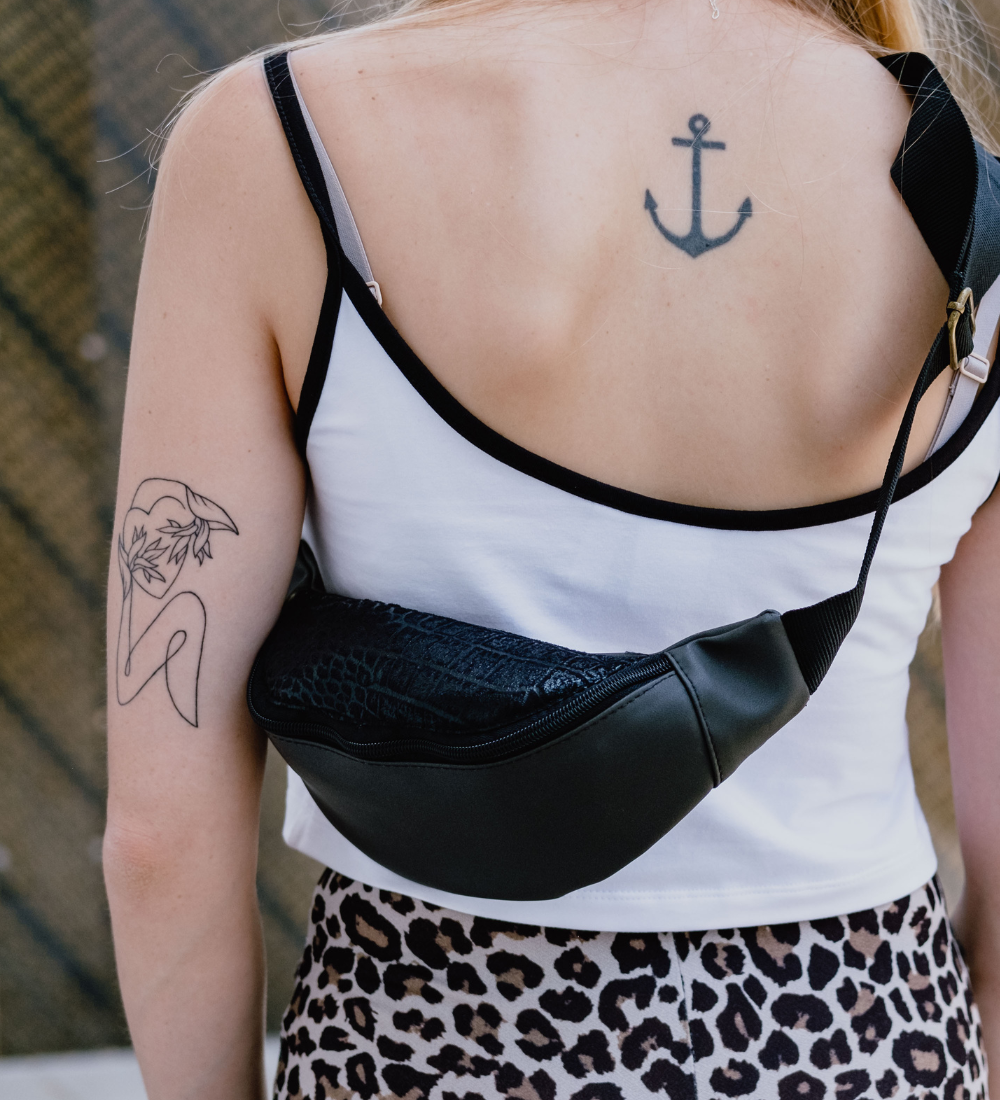 פאוץ׳ קלאסי תנין שחור ושחור