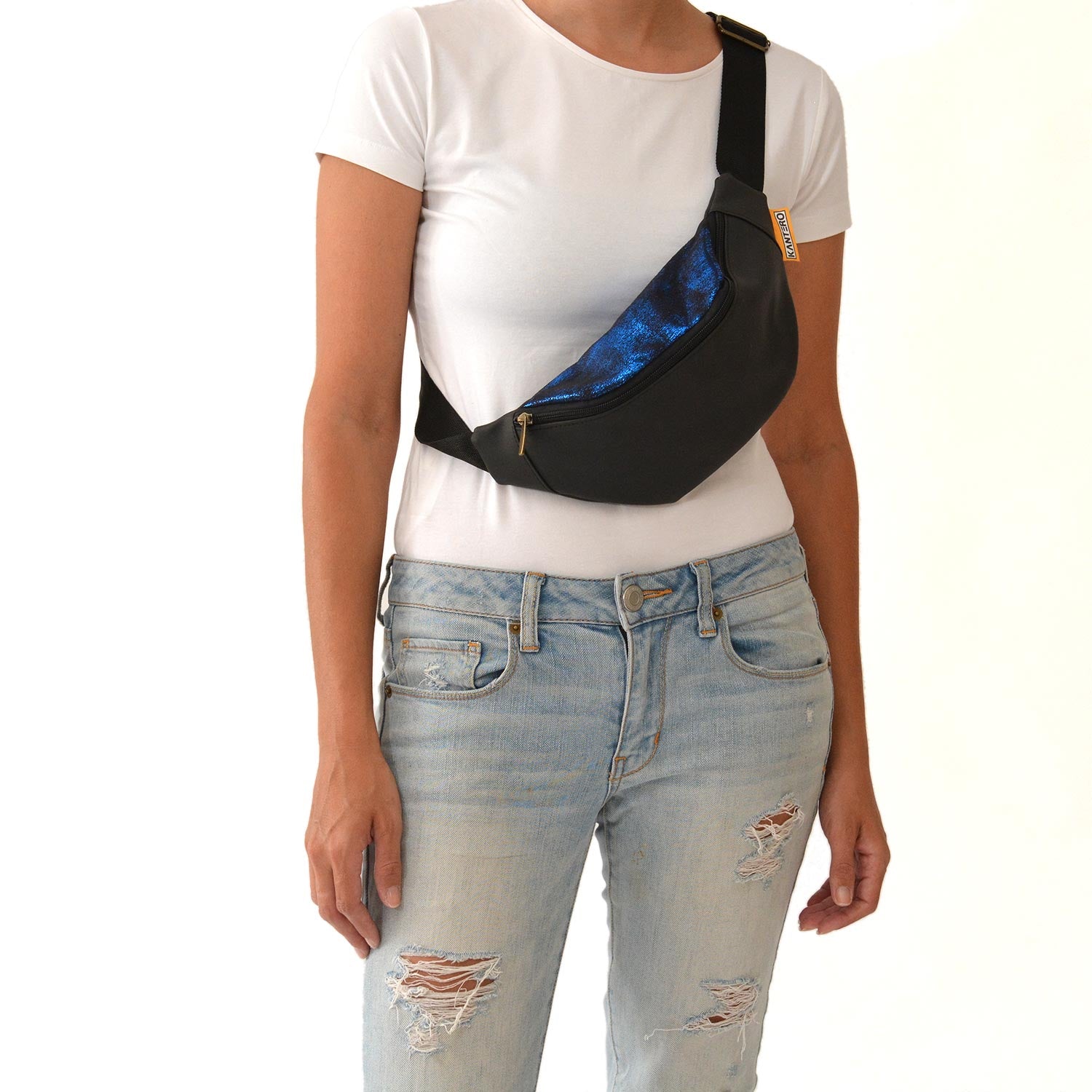 פאוץ׳ קלאסי כחול משופשף ושחור