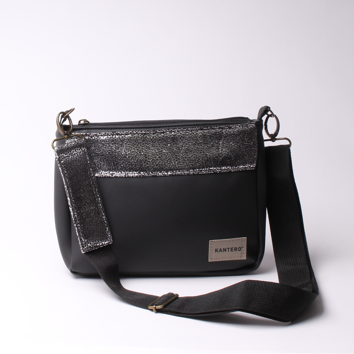 תיק צד SLIDE -נצנצים כסוף כהה ושחור