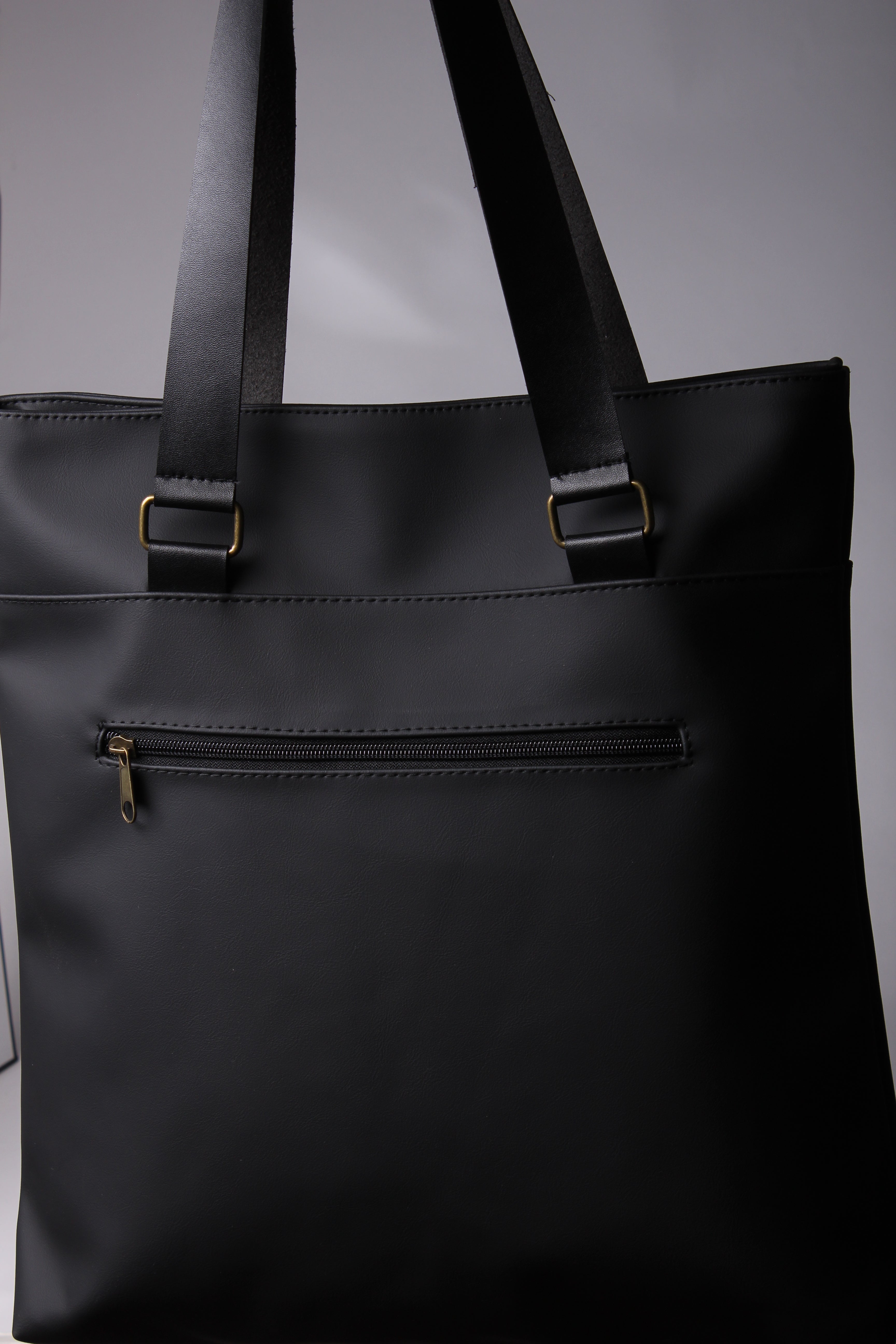 תיק כתף שחור מט