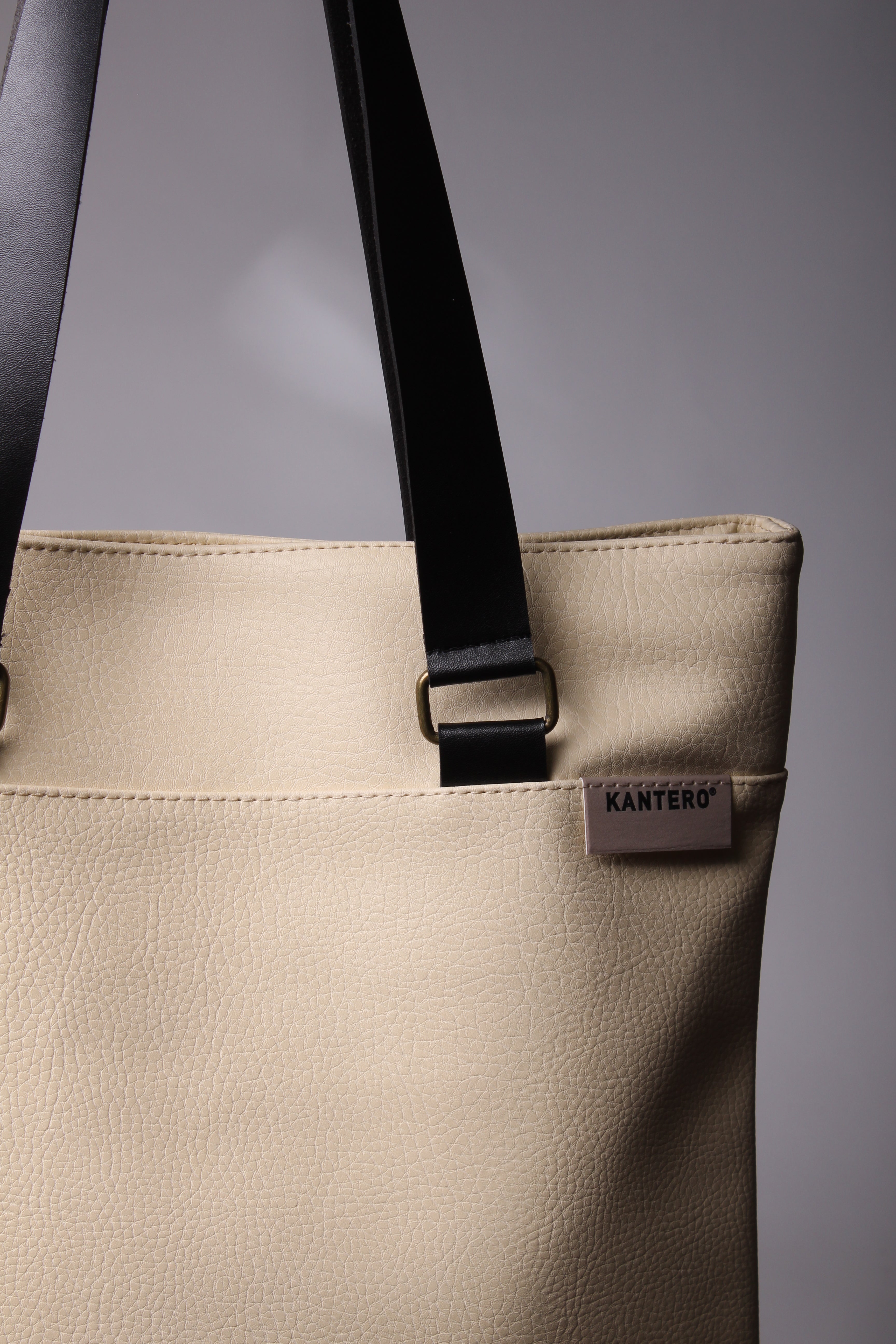 תיק כתף קרם