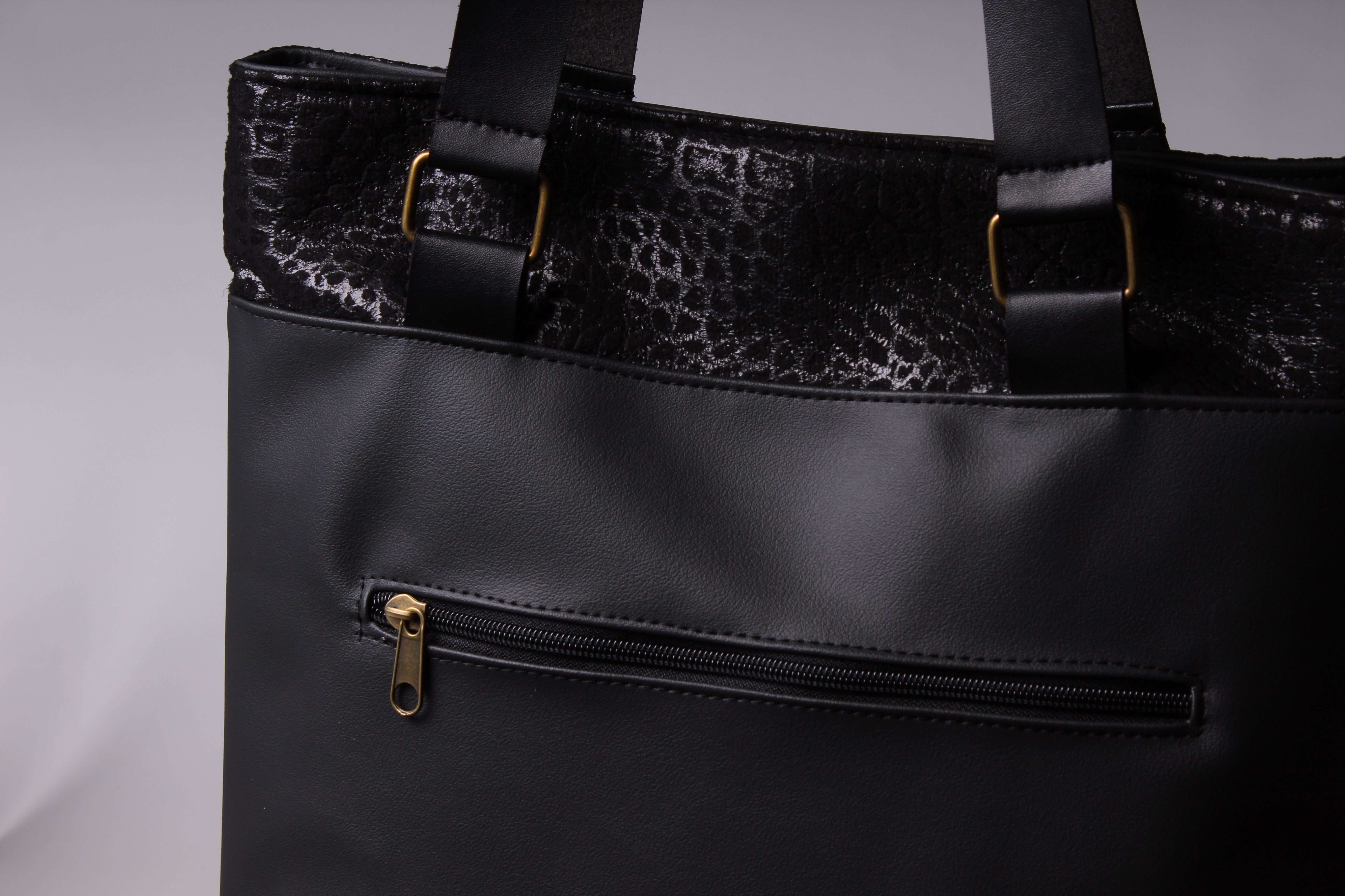 תיק כתף הדפס תנין שחור ושחור