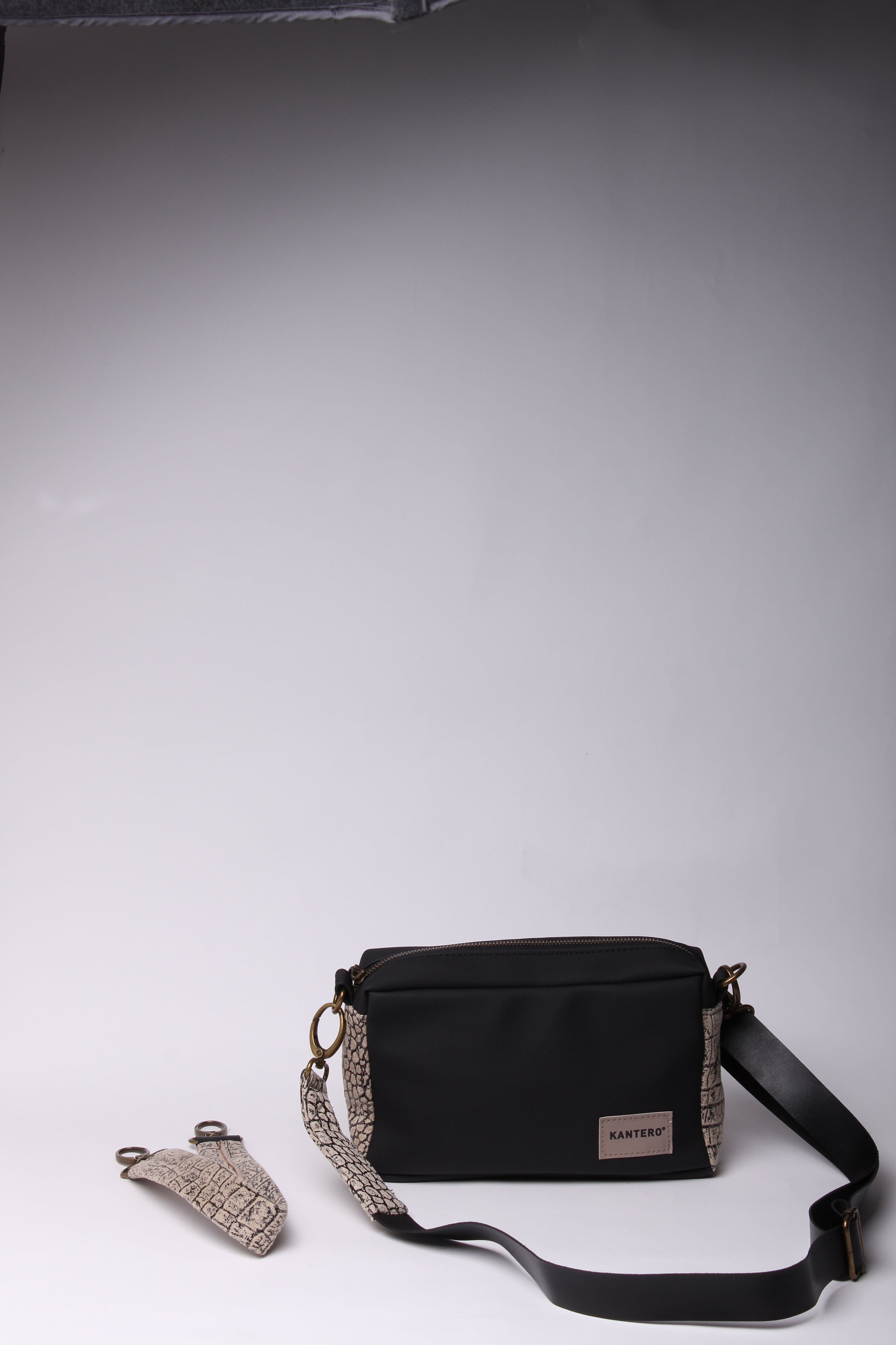 תיק צד קטן EDIT-הדפס תנין ושחור