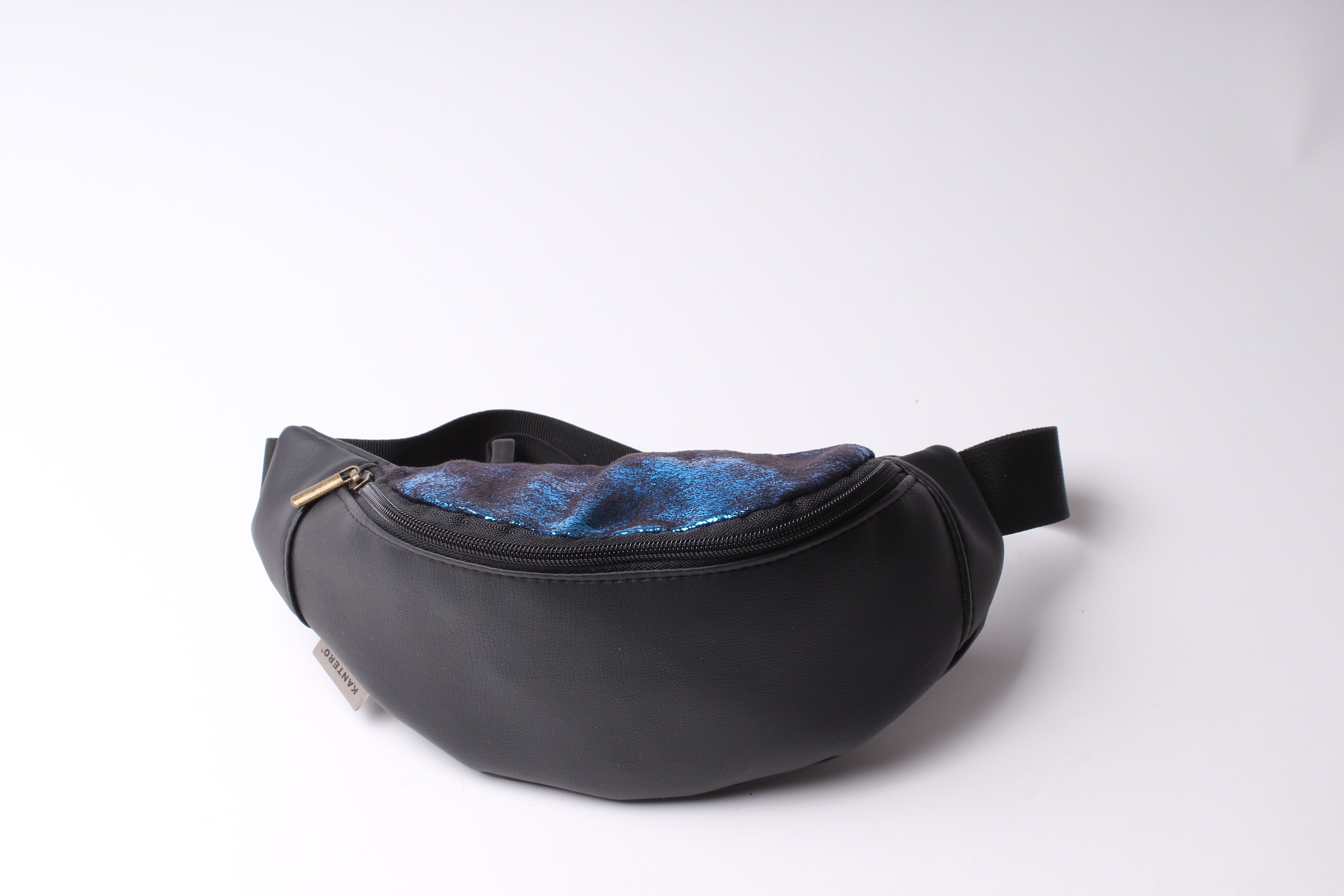 פאוץ׳ קלאסי כחול משופשף ושחור