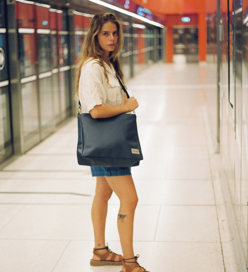 פליפ כחול כהה