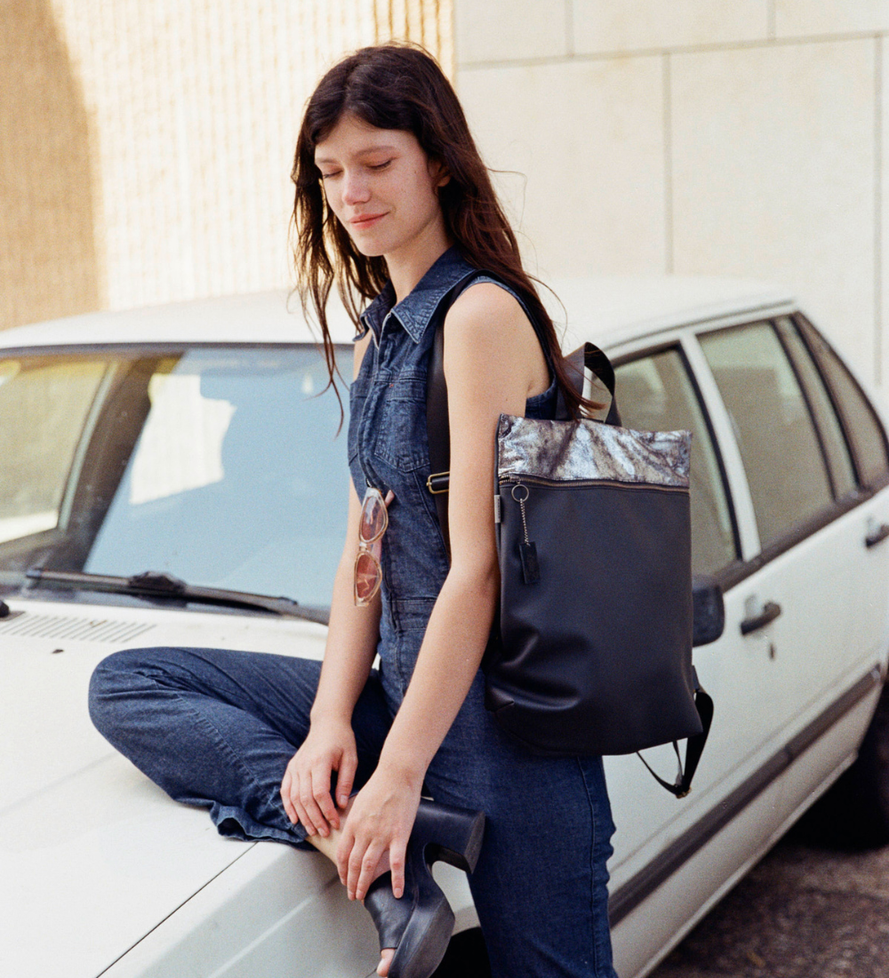 מלבן כסוף משופשף ושחור