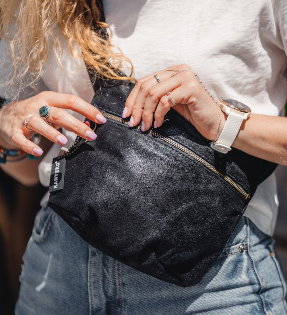 פאוץ' מרובע שחור נצנצים