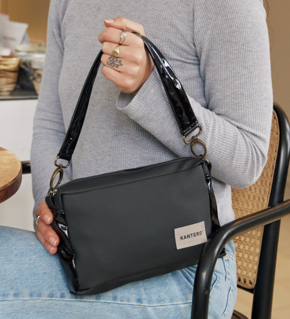 תיק צד קטן EDIT-שחור לקה ושחור