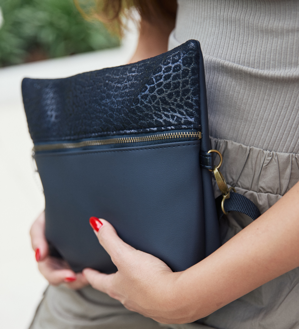 4 ב-1  הדפס תנין שחור ושחור