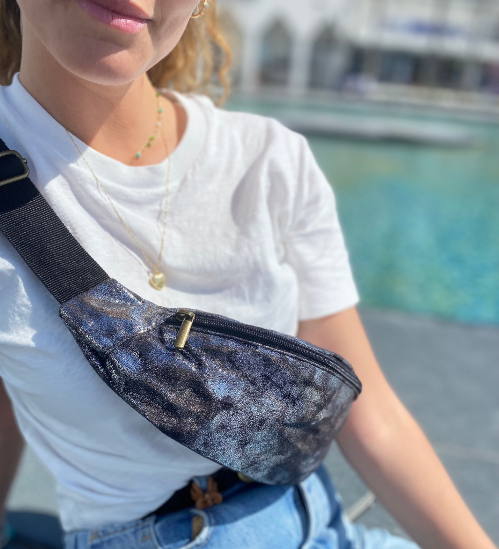 פאוץ' קלאסי כסוף משופשף