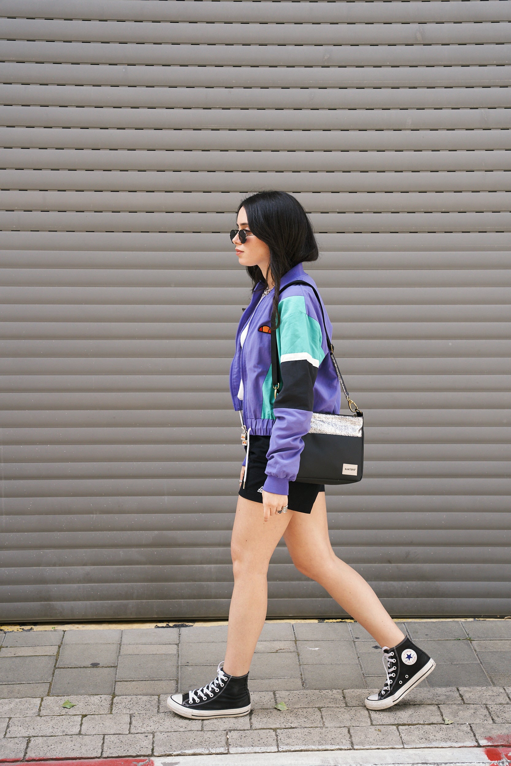 תיק צד SLIDE -נצנצים כסוף כהה ושחור