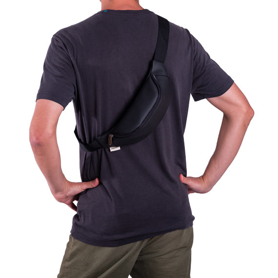 פאוץ' קלאסי שחור מט